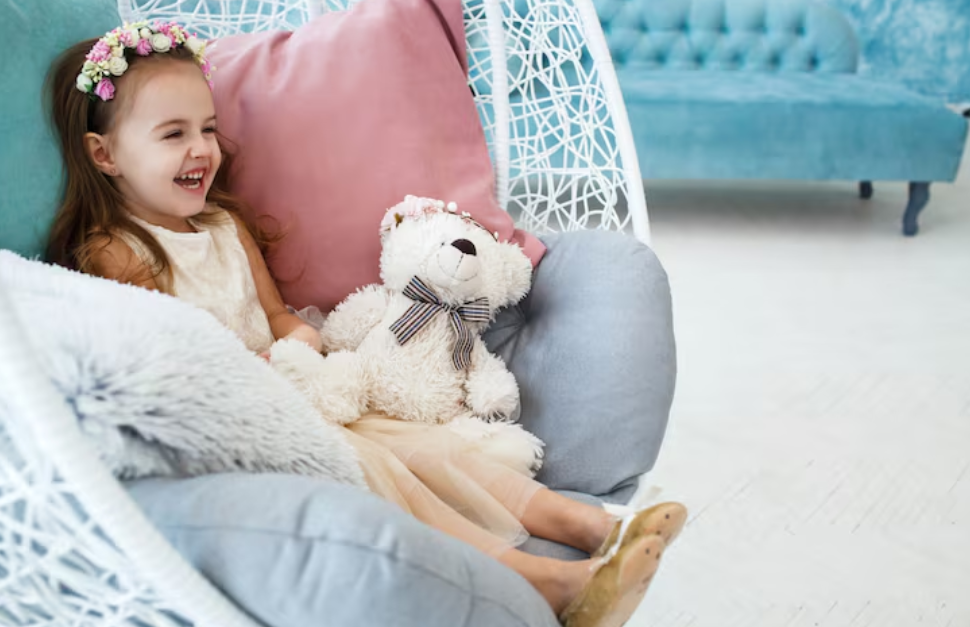 O que considerar ao comprar um sofá infantil para garantir segurança, conforto e diversão