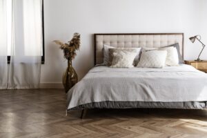 Transforme seu Quarto: Guia para Escolher Cabeceira e Puff Bau Casal