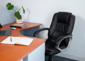 Cadeira ergonômica ou cadeira diretor: qual é a melhor para longas horas de trabalho?