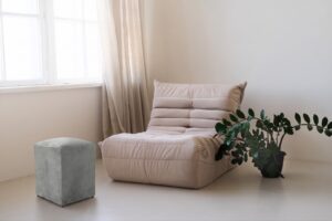 Decoração Descomplicada: Como Usar Puffs em Sua Sala